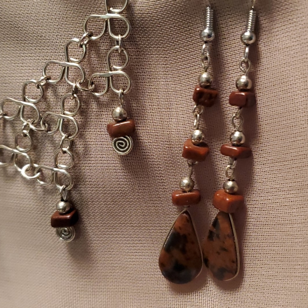 Necklace and earrings set